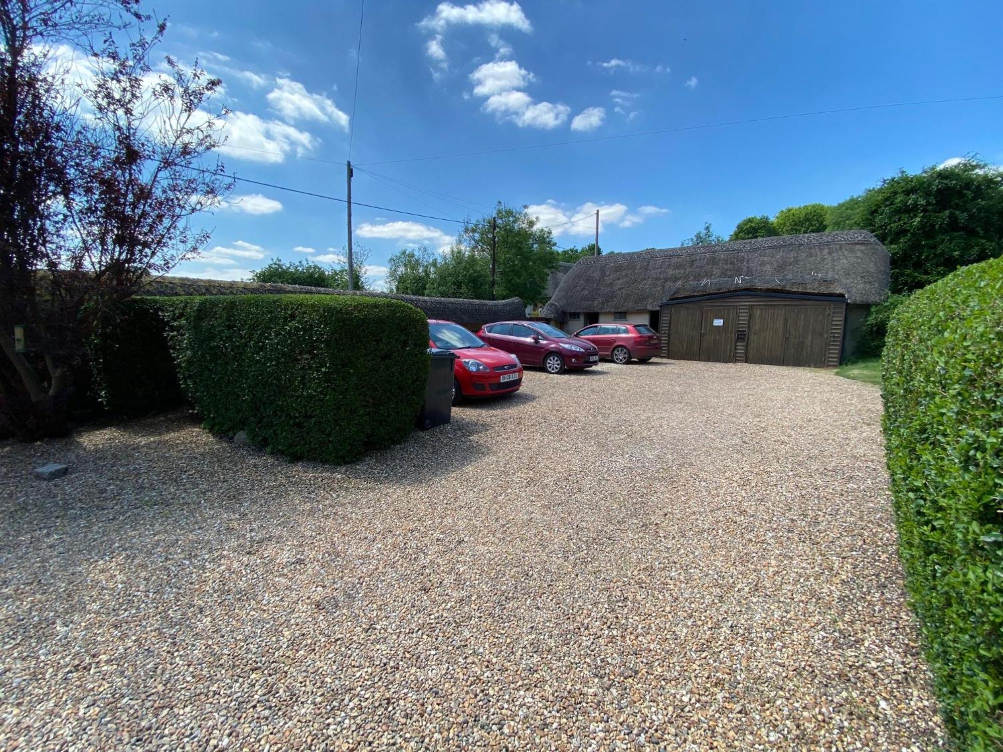Stunning 3 Bedroom 3 Bath Self Catering Cottage Nr Stonehenge, Longleat, Avebury And Bath - Great Local Village Pub Pewsey Eksteriør bilde